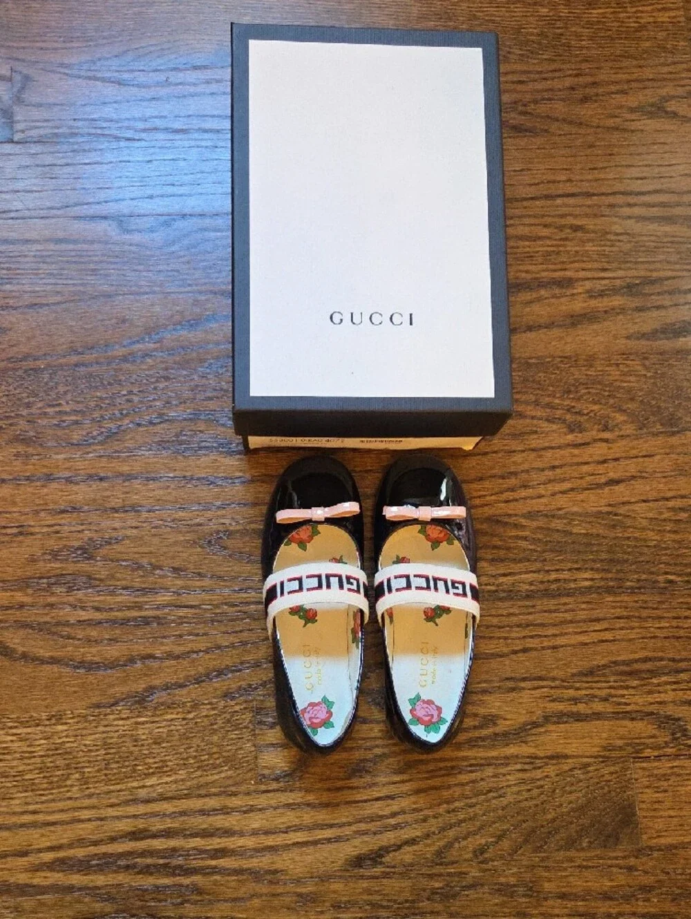 Gucci Black Patent Leather Girls' Mary Janes with Pink Bows
